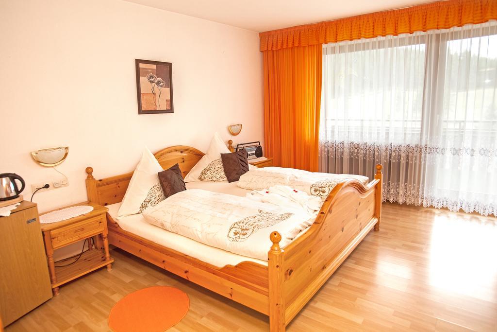 Auerhahn Bed And Breakfast - Black Forest - Waldhotel Eisenbach  Pokój zdjęcie